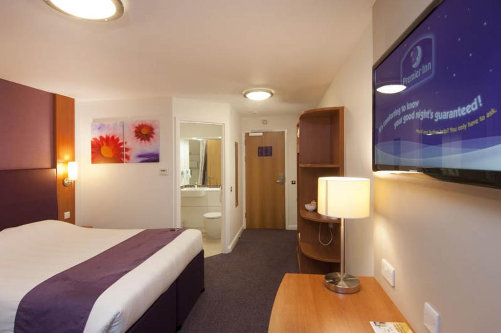 Premier Inn Edinburgh Central 외부 사진