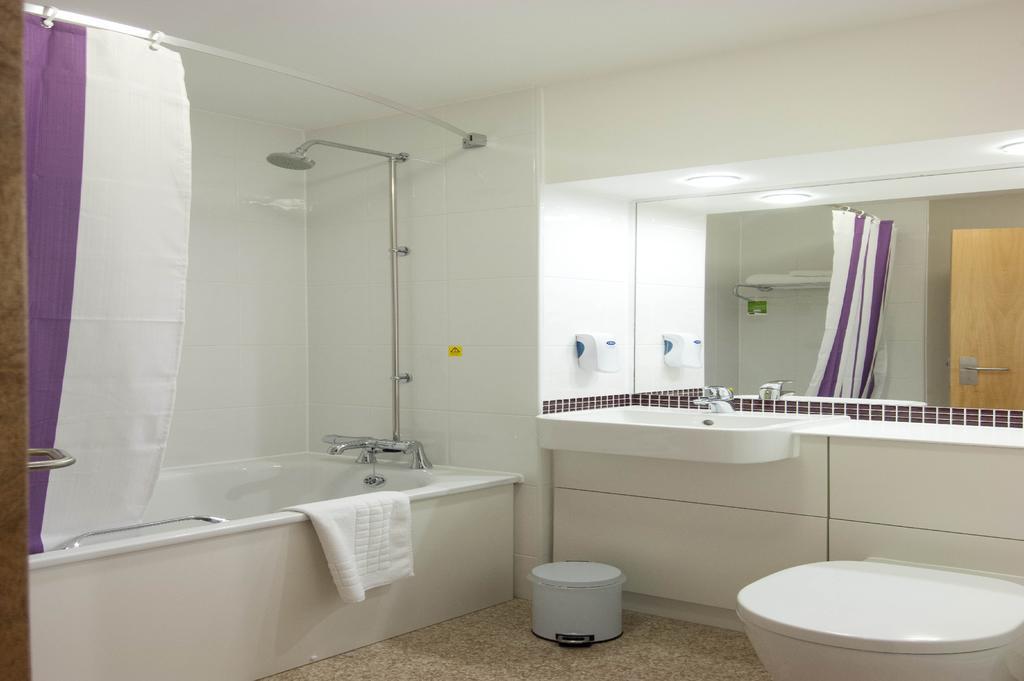 Premier Inn Edinburgh Central 객실 사진